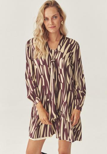 Короткое платье