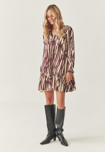 Короткое платье