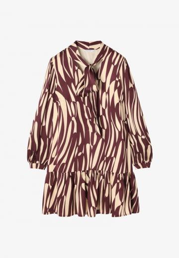 Короткое платье