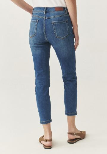 Короткие джинсы