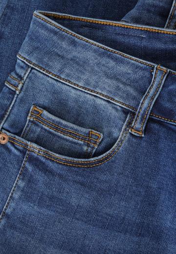 Короткие джинсы