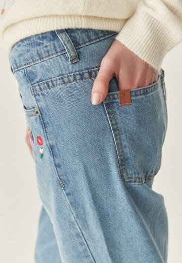 Прямые джинсы