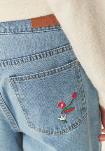 Прямые джинсы