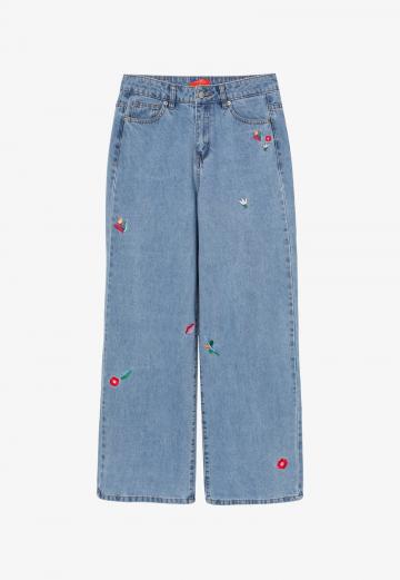 Прямые джинсы