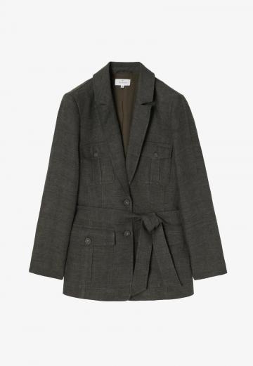 Блейзер с накладными карманами