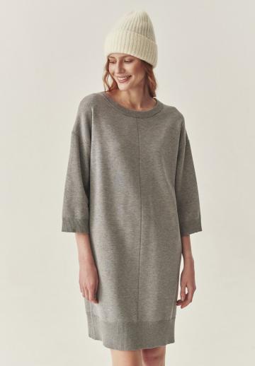 Вязаное платье