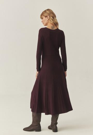 Вязаное платье