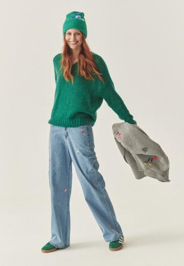 Пуловер с вырезом V