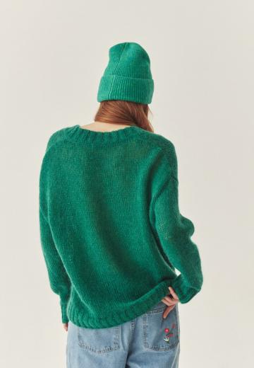 Пуловер с вырезом V