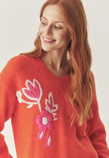 Пуловер с вырезом V