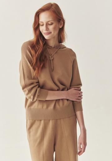 Пуловер с капюшоном