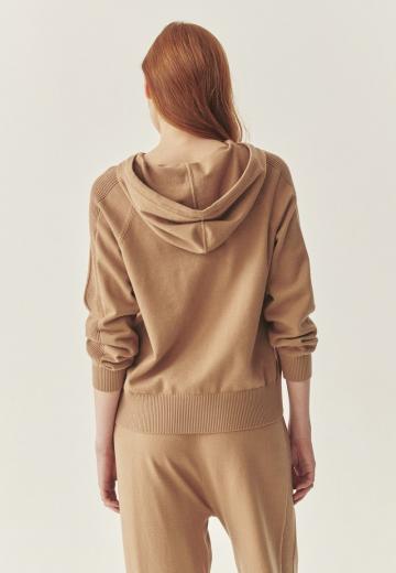 Пуловер с капюшоном