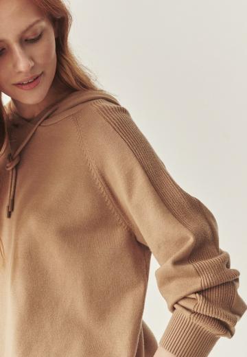 Пуловер с капюшоном