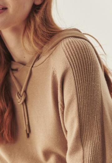 Пуловер с капюшоном