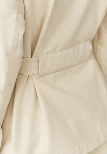 Куртка с накладнымит карманами