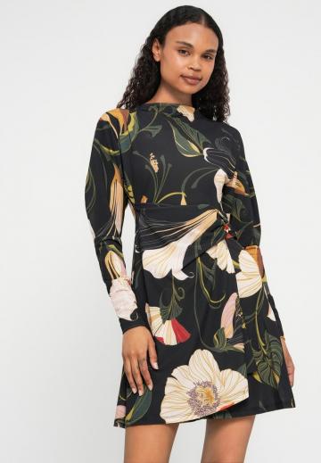 Короткое платье