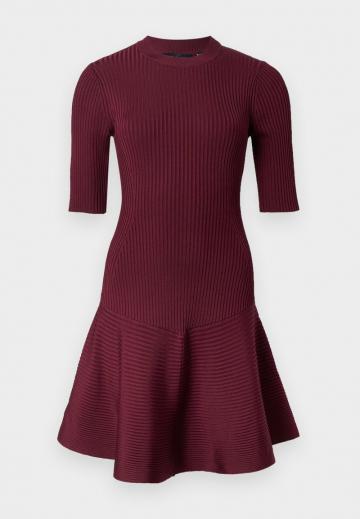 Короткое платье