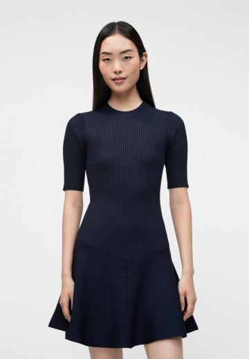 Короткое платье