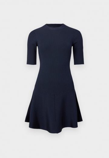 Короткое платье