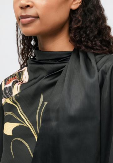 Атласная блузка