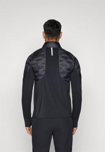 Спортивная куртка