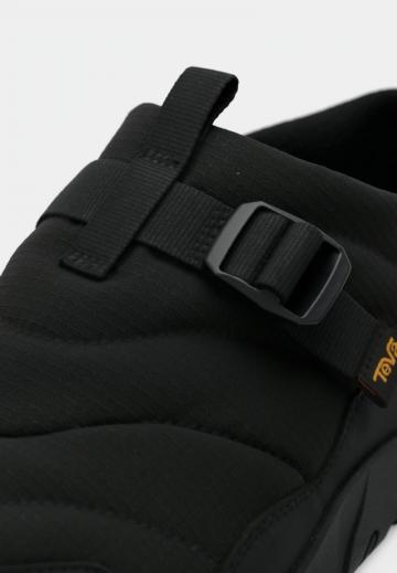 Походные кроссовки