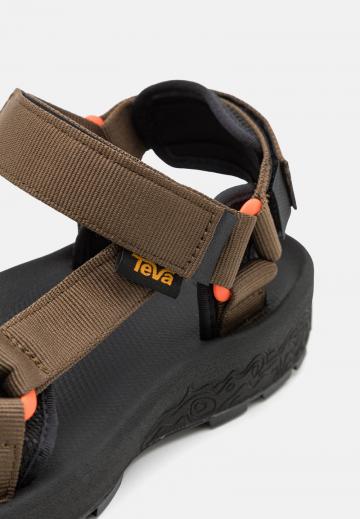 Спортивные сандалии