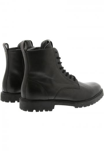 Ботинки на шнуровке