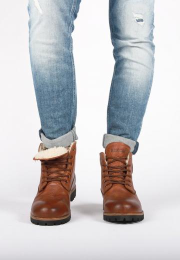 Ботинки на шнуровке