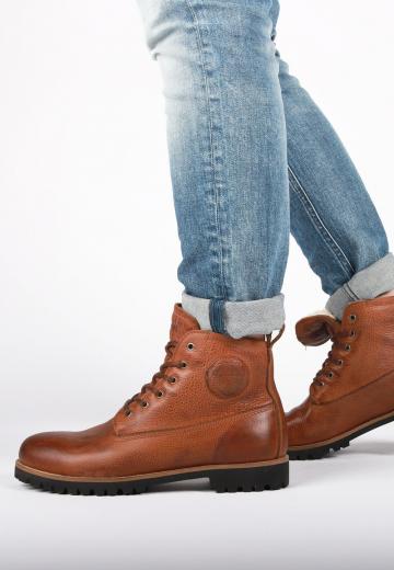 Ботинки на шнуровке