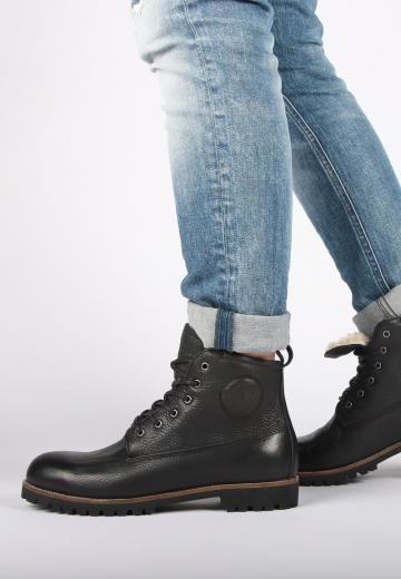 Ботинки на шнуровке