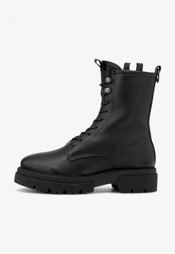 Ботинки на шнуровке