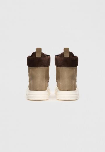 Ботинки на шнуровке