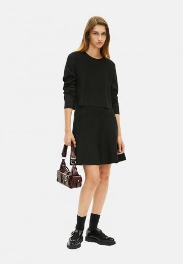 Вязаное платье