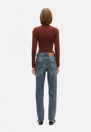 Прямые джинсы