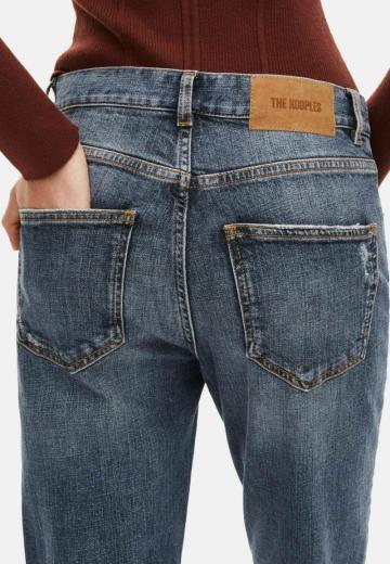 Прямые джинсы