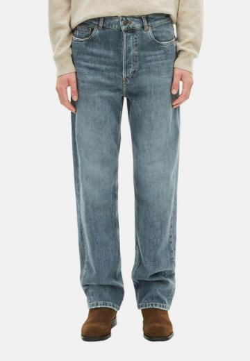 Прямые джинсы