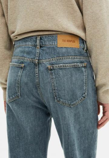 Прямые джинсы