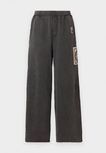 Спортивные штаны