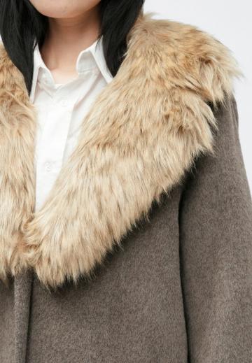 Шерстяное пальто