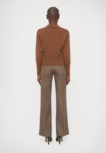 Пуловер с воротником поло