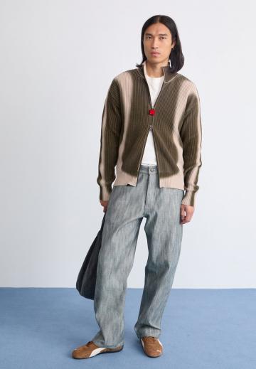 Вязаная кофта