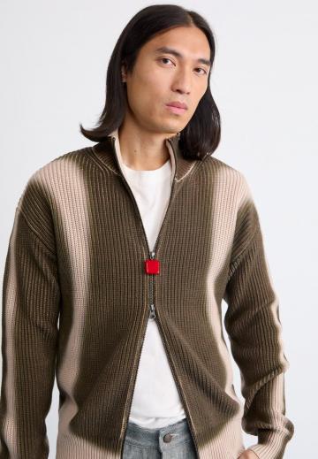 Вязаная кофта