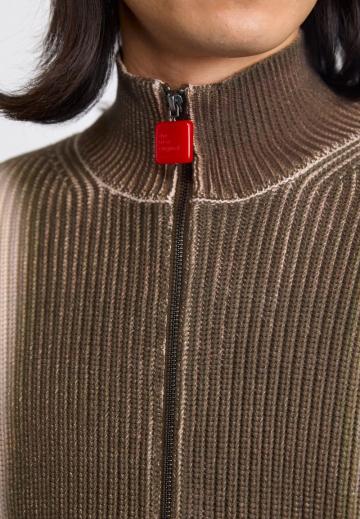 Вязаная кофта