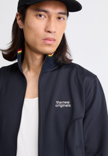 Спортивная куртка