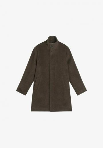 Короткое пальто