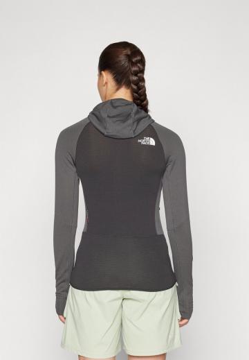 Спортивная толстовка