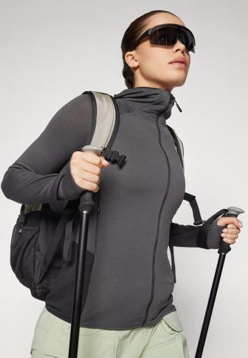 Спортивная толстовка