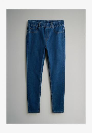 Узкие джинсы