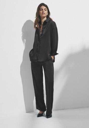 Атласная блузка